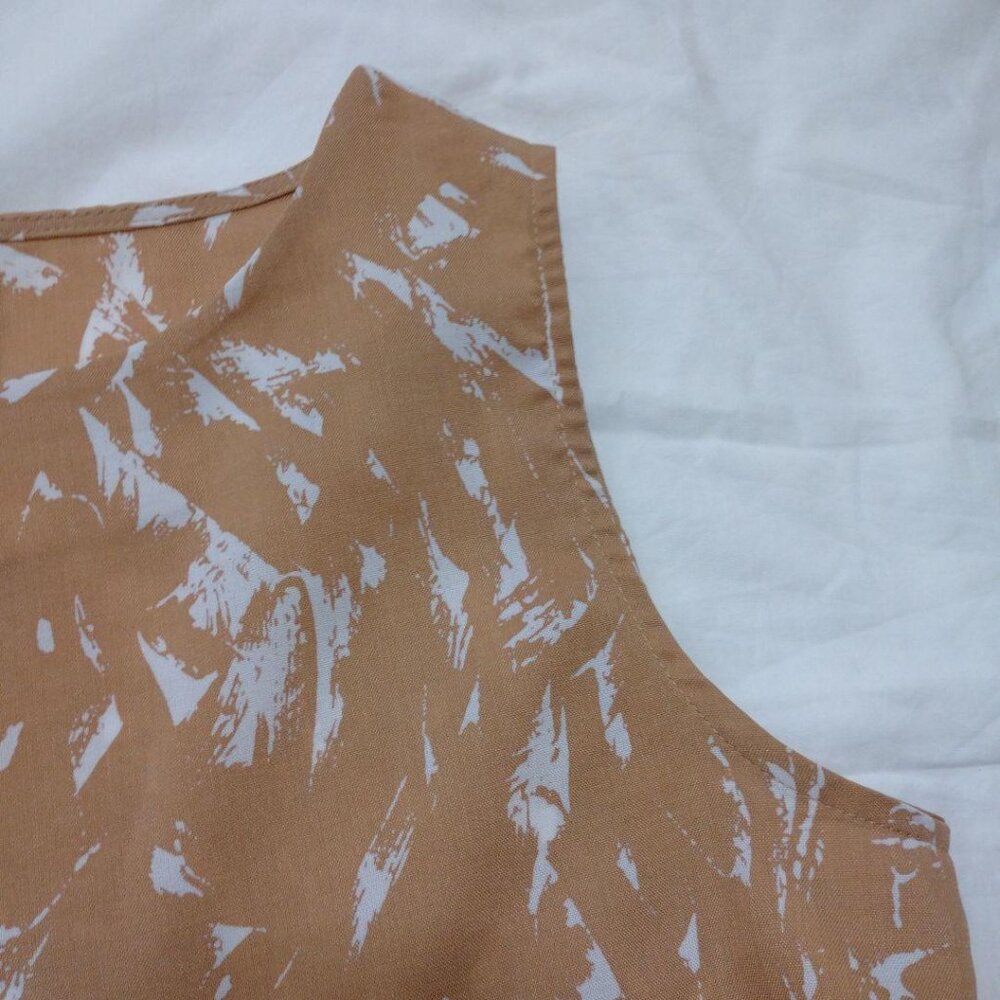 Granta Sleeveless Blouse Patterned - image 3